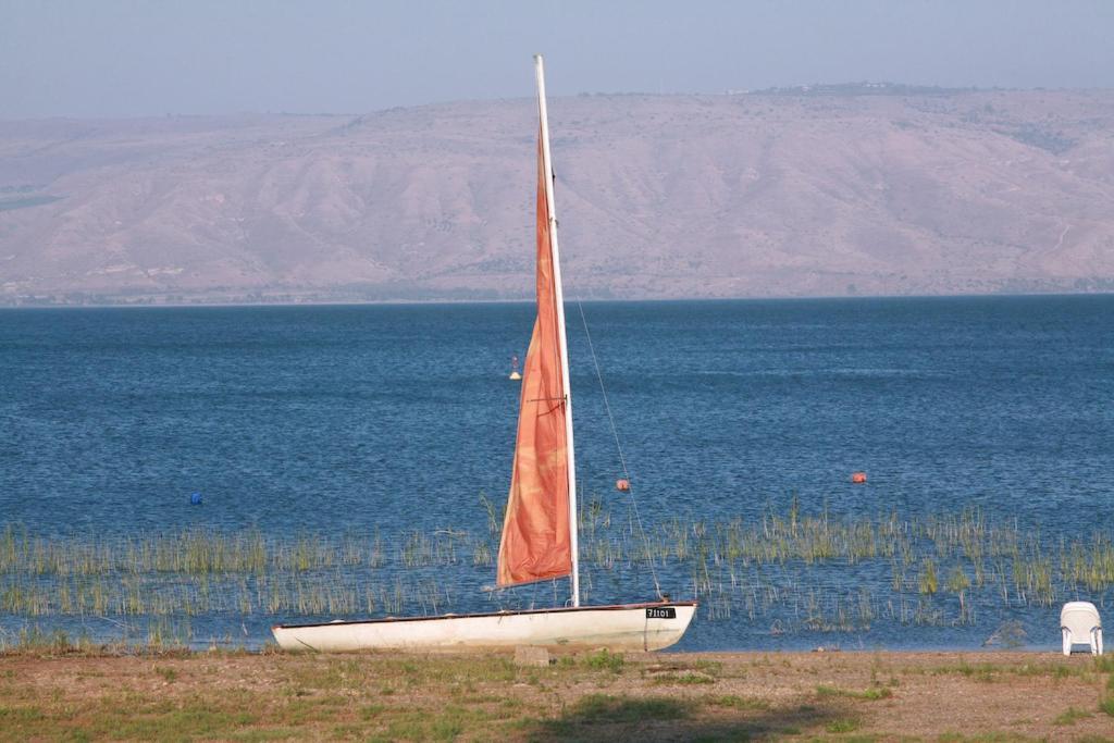 Nof Ginosar Kibbutz Hotel ห้อง รูปภาพ